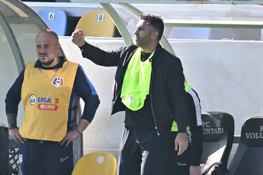 Scor-fluviu în Liga 2. Noua echipă a lui Claudiu Niculescu și-a spulberat adversara, după ce titularii au refuzat să intre pe teren: ”Ne-am dus peste primar”