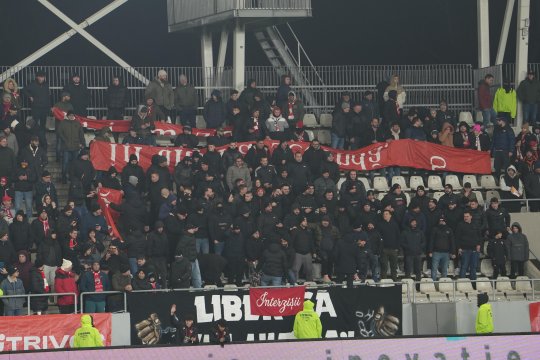 Mesajul inedit afișat la Dinamo - Sepsi: "Ești frumoasă ca un gol în ultima secundă, doar că..."
