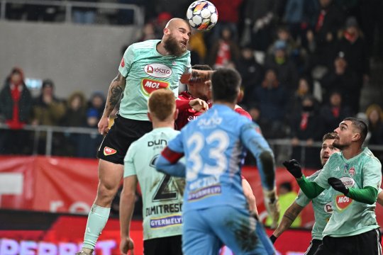 Controversă la Dinamo - Sepsi! Golul anulat pentru un ofsaid după minute bune de așteptare