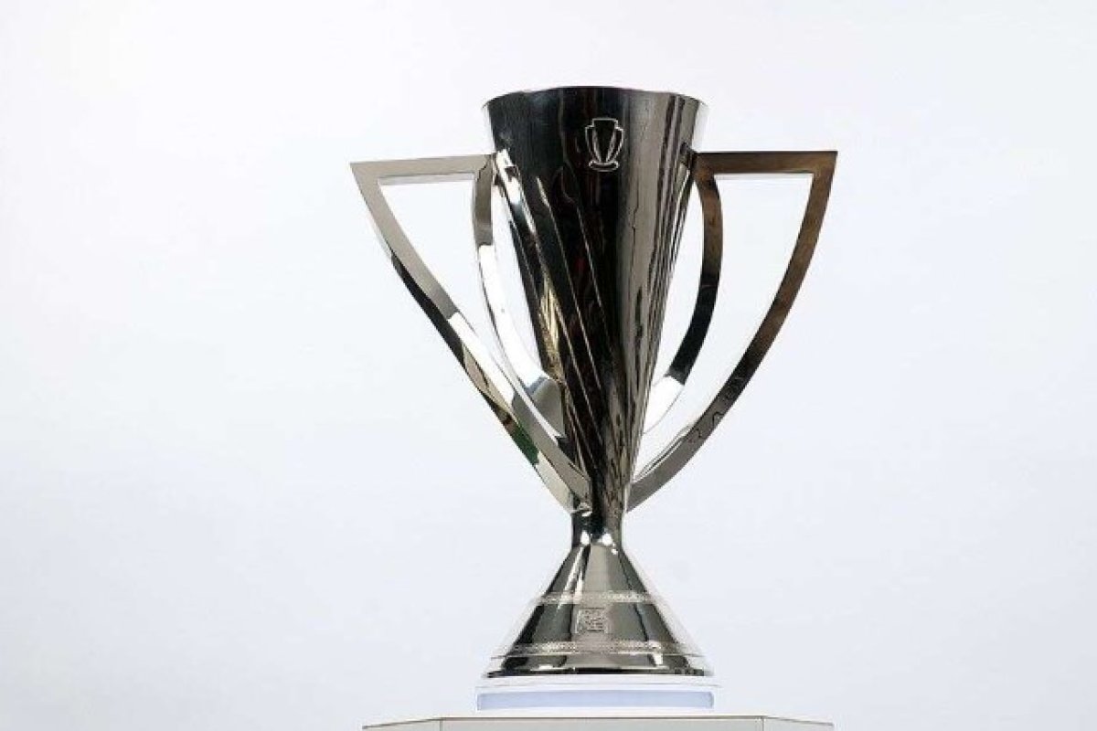 Acesta este trofeul care va fi acordat câștigătoarei titlului în SuperLigă