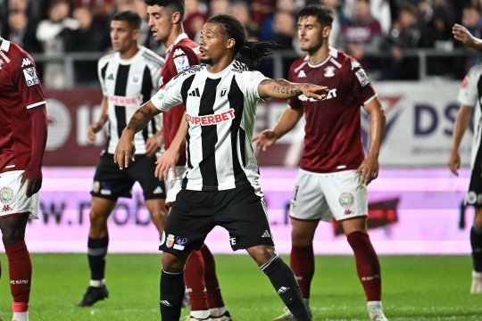 Clujenii ies la atac și răspund criticilor din Superliga: "Ar trebui să știe mai bine regulamentele" / ”Nu este nicio pată pe blazon”
