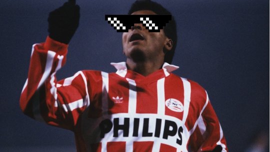 Poză-tabu: Romario, “thug-life” în jacuzzi după ce a distrus Steaua în Europa. Fotografia “desecretizată” de PSV Eindhoven pe Facebook după 35 de ani