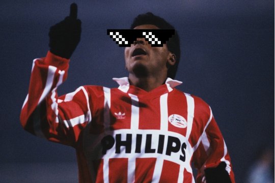 Poză-tabu: Romario, “thug-life” în jacuzzi după ce a distrus Steaua în Europa. Fotografia “desecretizată” de PSV Eindhoven pe Facebook după 35 de ani