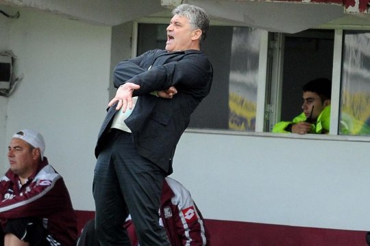 ”Bă, mă omori! Vrei să mă dai afară?”. Ioan Andone a răbufnit înainte de meciul cu Dinamo. Săpunaru a intervenit imediat