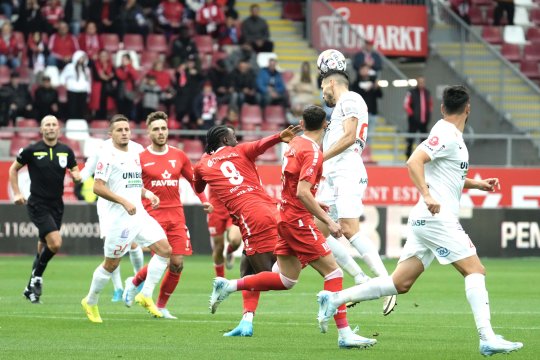 Conducerea UTA-ei a anunțat transferurile pentru perioada de mercato din iarnă + Care e situația lui Mircea Rednic