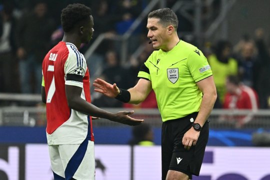 Fanii lui Arsenal au sărit la gâtul lui Istvan Kovacs, după ce arbitrul român a acordat penalty celor de la Inter: ”Este jalnic”