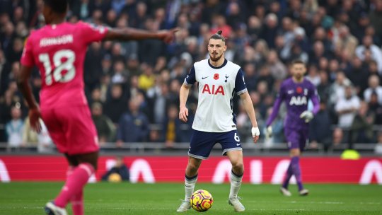 Ce fac stranierii români. Dennis Man, din nou decisiv pentru Parma. Radu Drăgușin, evoluție slabă pentru Tottenham