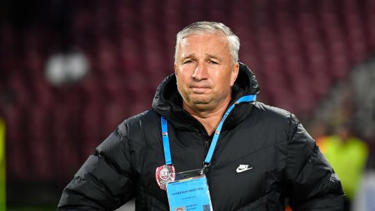 Dan Petrescu, mesaj direct după ce fanii lui Dinamo au afișat chipul fotbalistului care i-a ”furat” soția: ”Eu respect pe toată lumea, din păcate nu sunt respectat!”