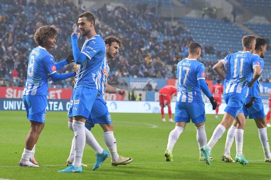 Universitatea Craiova - Hermannstadt 3-1. Primul succes pentru olteni după patru etape! Echipa lui Gâlcă a urcat pe locul 2