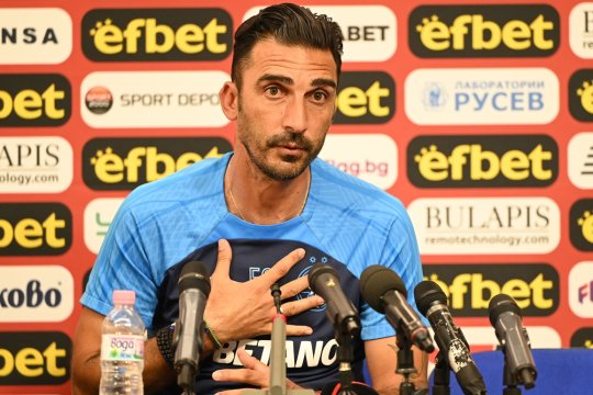 Charalambous, cuvinte la superlativ despre Sabău: ”Face o treabă extraordinară!”. Cipriotul a spus cine sunt cei 5 absenți ai FCSB cu U Cluj
