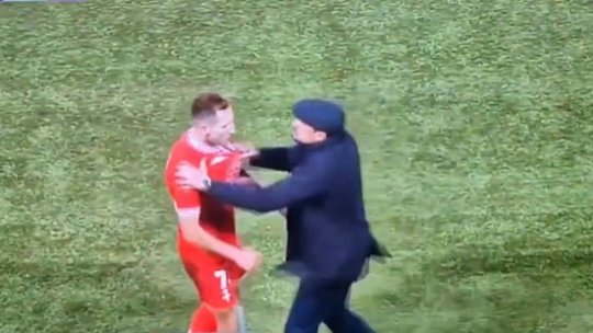 Cazul "Dorinel Munteanu" se repetă și în Italia! Fostul antrenor al lui Jude Bellingham și-a bruscat dur un jucător în timpul meciului