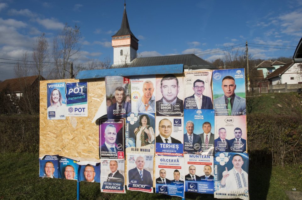 La alegerile prezidențiale au existat 14 candidați pe buletinele de vot