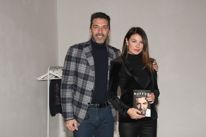 Gigi Buffon, alături de actuala sa soție, la lansarea volumului autobiografic