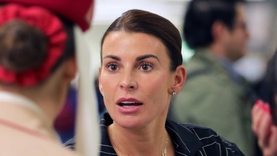 S-a reinventat la 38 de ani și acum câștigă mai mult decât soțul milionar | GALERIE FOTO