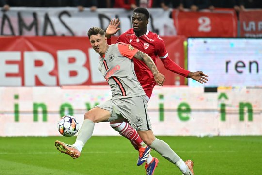 Josue Homawoo a numit ”cele mai bune” echipe din SuperLiga. Care spune că e secretul lui Dinamo din acest sezon