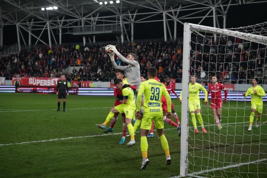 Dinamo - Poli Iași 2-0. Bucureștenii au o prestație excelentă și continuă parcursul bun din campionat
