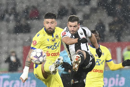 U Cluj - Petrolul Ploiești 4-1. ”Șepcile roșii” fac spectacol pe teren propriu și revin pe primul loc!