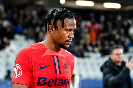 Ce scrie în contractul lui Ngezana cu FCSB. Prunea, uimit: ”Dar de unde îl ai, frate?”