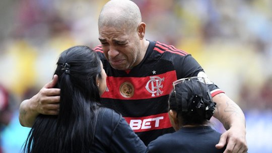 A izbucnit în lacrimi! Imagini emoționante cu Adriano, care și-a revăzut tatăl mort într-un clip produs de inteligența artificială