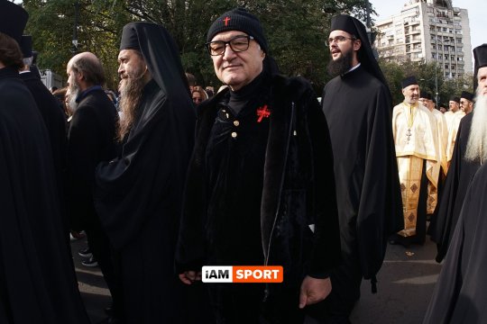 ”M-a sunat, nu putea să vorbească de emoție”. Gigi Becali a pus mâna pe telefon și a luat imediat decizia