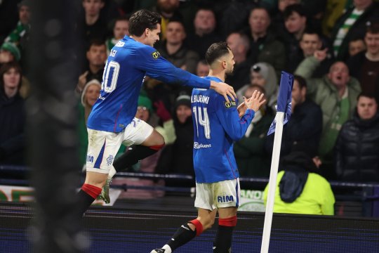 În fața lui Ianis Hagi! Gestul controversat făcut chiar la Celtic - Rangers, care a adus aminte de România - Kosovo