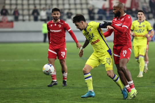 Primii 2 jucători care pleacă de la Dinamo în iarnă. Unul dintre ei a bifat un singur meci pentru "câini"