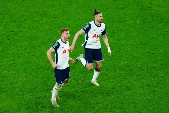 Radu Drăgușin, evoluție solidă pentru Tottenham în victoria cu Manchester United