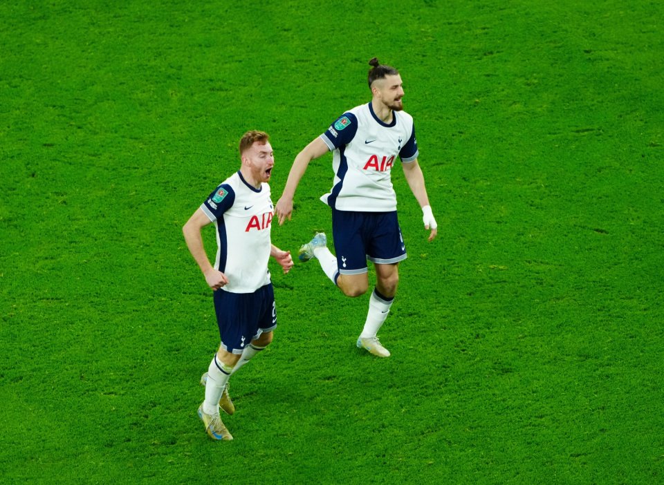 Radu Drăgușin, la partida dintre Tottenham și Manchester United