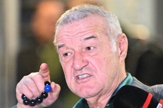 Gigi Becali, agresiv cu un jurnalist în Parlament: ”Nu ți-e rușine? Ia dă, mă, telefonul ăla încoace!”
