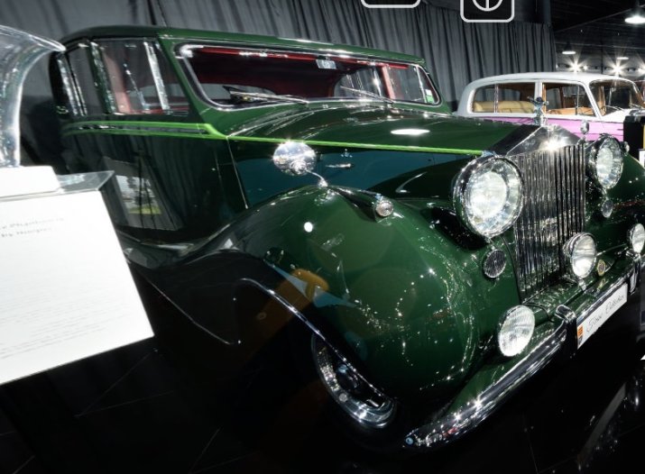 Ion Țiriac deține un Rolls Royce Phantom IV, care i-a aparținut lui Aga Khan. Cu acest model, miliardarul român a câștigat două premii la Pebble Beach