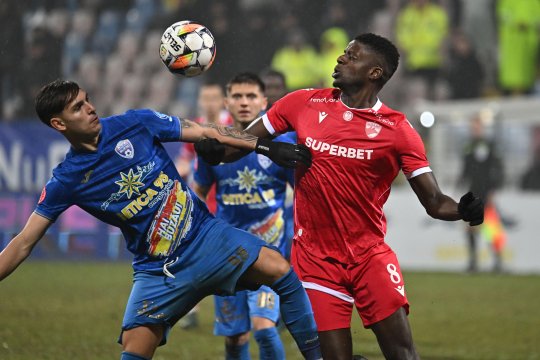 Eddy Gnahore a lămurit dacă merge la Rapid sau stă la Dinamo: ”Oamenii mei se ocupă de asta” + Ce ambiții au ”câinii” la final de an