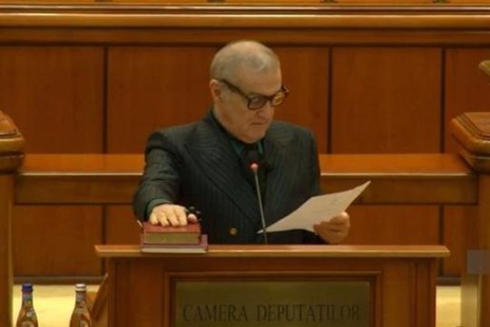 Gigi Becali, derapaj la adresa lui Klaus Iohannis, la microfonul din Parlament: ”El are un Dumnezeu al demonilor!”