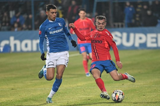Lovitură pentru fotbalistul care l-a impresionat pe MM Stoica! S-a accidentat și a fost scos din teren cu targa
