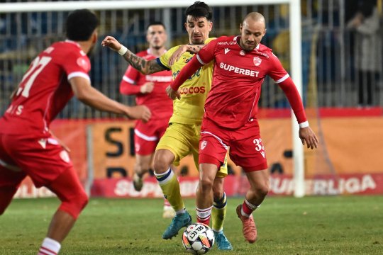 Lovitura finalului de an în SuperLiga. Un club din play-off riscă să fie depunctat. FRF, în alertă
