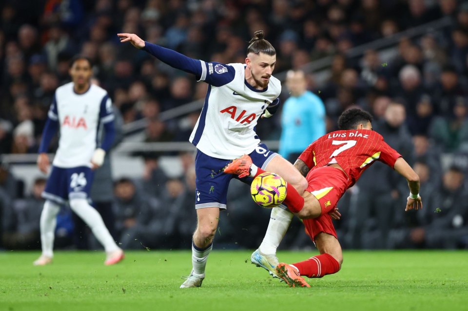 Radu Drăgușin, integralist în meciul cu Tottenham