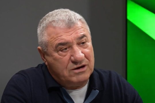 Ce a pățit Victor Becali când a mers să voteze: ”Mi-au luat buletinul și asta mi-au spus” + Pe cine vrea să voteze la prezidențiale