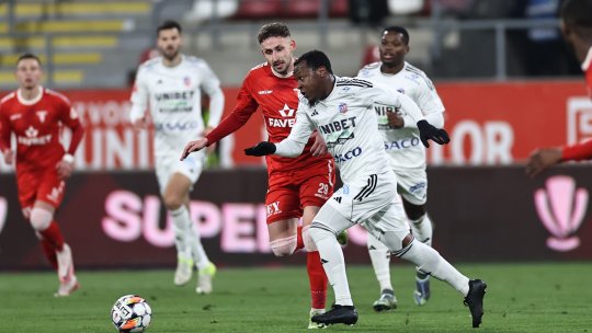 UTA Arad - FC Botoșani 2-0. Trupa lui Mircea Rednic, victorie importantă la final de 2024