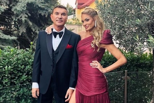Cristi Borcea, apariție rară de Sărbători. Ce a făcut cu soția în văzul tuturor, după cadoul de Crăciun