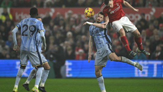 Ce a scris presa din Anglia despre Radu Drăgușin, după Nottingham Forest - Tottenham 1-0. Românul a fost înlocuit în minutul 87