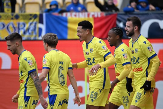 Petrolul riscă să piardă mai mulți jucători din cauza problemelor financiare! Fotbalistul care poate ajunge la Rapid: ”Încercă să ținem echipa în viață”