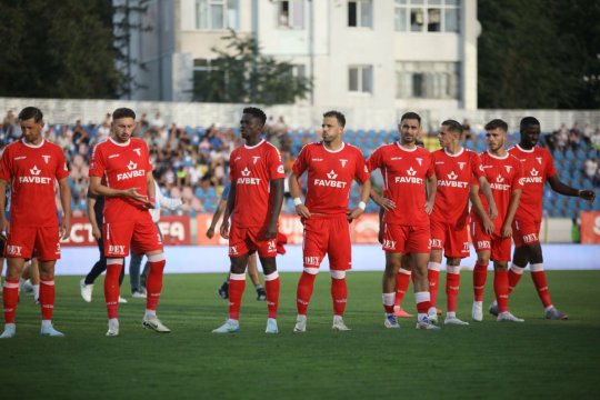 Fotbalistul care este aproape să părăsească UTA Arad în iarnă. Mircea Rednic are un înlocuitor