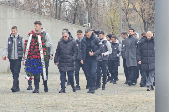 Întreaga echipă a FCSB a venit să își ia adio de la Helmut Duckadam. MM Stoica și Vlad Chiricheș, vizibil afectați