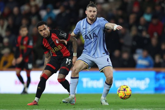 Radu Drăgușin, integralist în Bournemouth - Tottenham. Cum s-a descurcat fundașul român