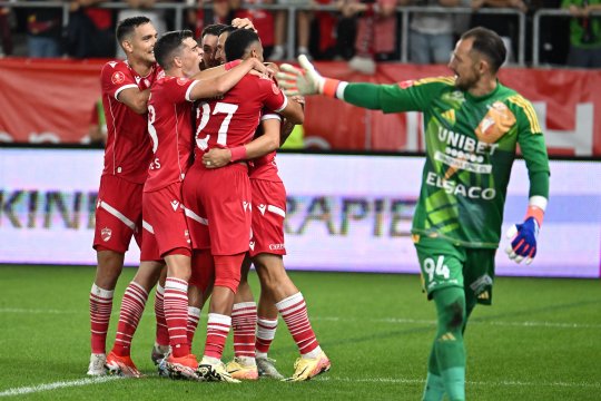 Consumă bugetul de la Dinamo fără să joace. Ce jucător din lotul ”câinilor” are un salariu impresionant, cu toate că a evoluat doar în 7 partide