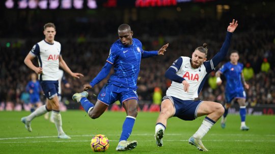 Fanii lui Tottenham s-au săturat de Radu Drăgușin: ”Când intră pe teren, echipa joacă mai prost”