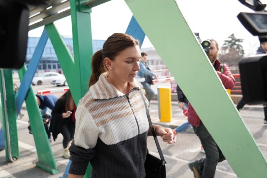 Simona Halep a revenit la București și a avut o reacție clară la sosirea pe aeroport: ”Vă promit! Chiar e necesară toată nebunia asta?”