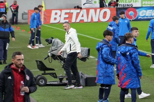 Ce nu s-a văzut la TV! 5 lucruri inedite la FCSB - Sepsi: prime pentru Sepsi, ce a făcut MM înaintea pauzei, veste bună despre selecționer + de ce lua Storck pastile
