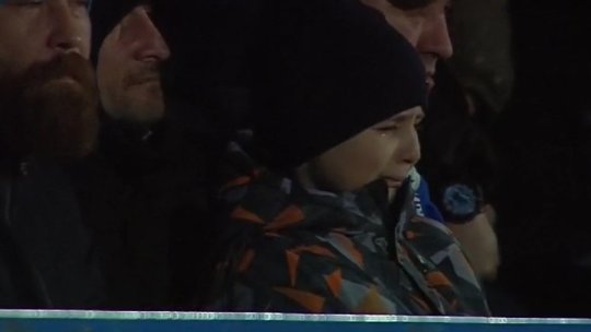 Imaginile suferinței! Un tânăr suporter al Farului, în lacrimi după ce Dinamo a marcat pentru 2-0 la Ovidiu