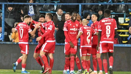 Jucătorii și fanii lui Dinamo, în extaz după victoria cu Farul! Cum au sărbătorit rezultatul obținut la Ovidiu