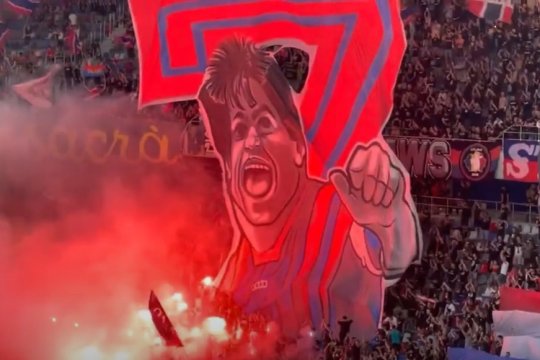 Steaua are un nou imn: ”Gloria și istoria nimeni nu le poate contesta”. S-a lucrat timp de trei ani la el